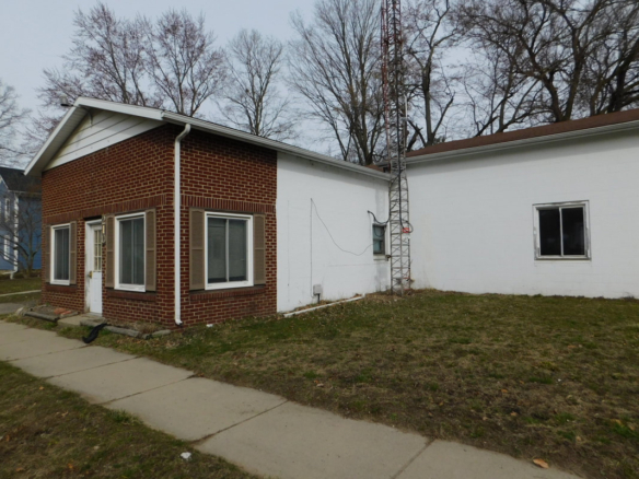 MLS 253717 — 210 E. Bellevue St., Leslie
