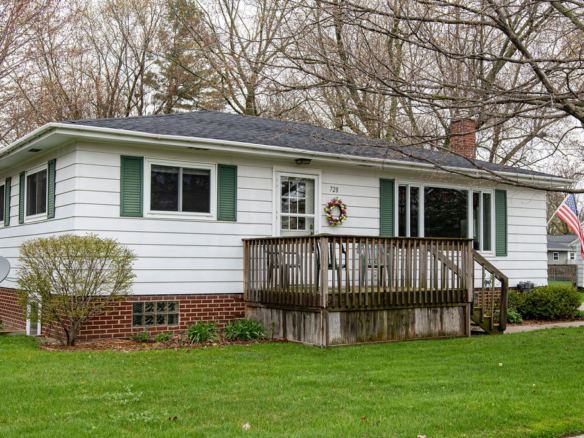MLS 264683 — 728 W. Columbia St., Mason — $169,900