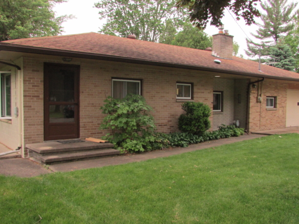 MLS 265582 — 121 Rayner St., Mason — $172,700