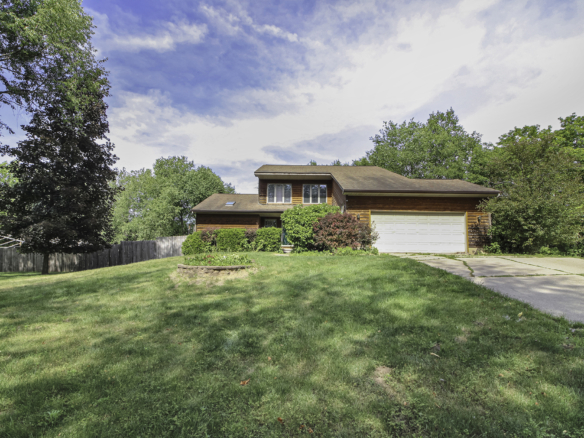 MLS 268581 — 916 Wolverine Rd., Mason — Price Reduced Now $399,999