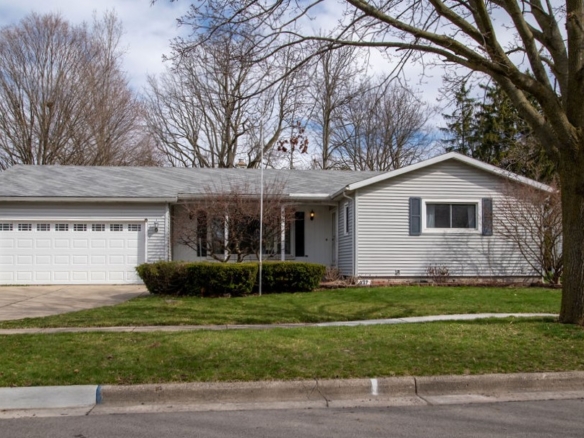 MLS 272167 — 432 W. Cherry St., Mason — $254,000