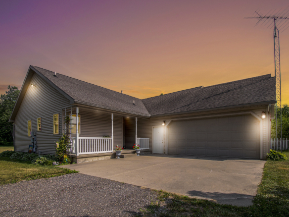 MLS 273956 — 2650 Kelly Rd., Mason — $465,000
