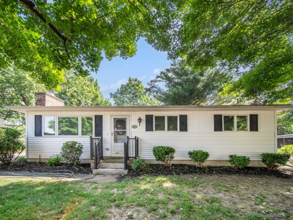 MLS 274304 — 1019 S Eugenia Dr., Mason — Price Reduced Now $203,500