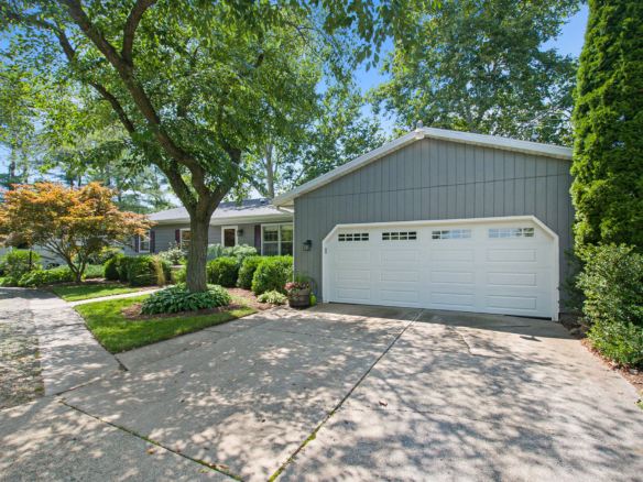 MLS 274947 — 1825 Darling Rd., Mason — $284,900