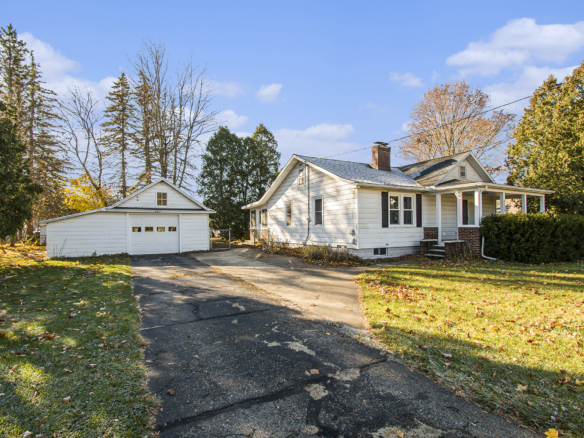 MLS 277426 — 4217 Bond Ave., Holt — $185,000