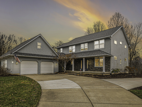 MLS 278052 — 549 Riverwalk Dr., Mason — $475,000