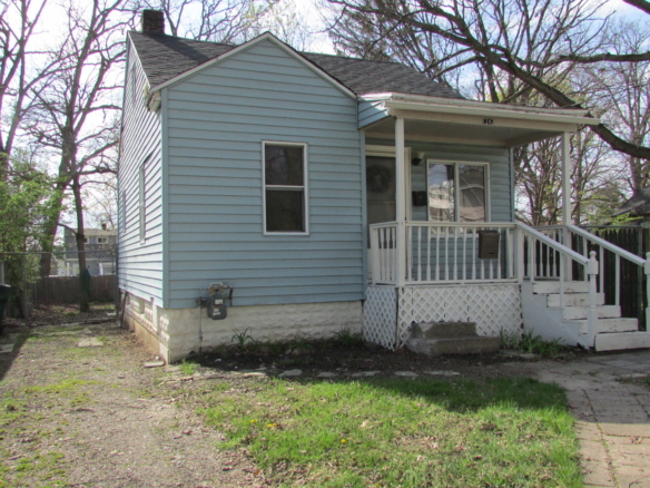 MLS 279927 — 1242 Dakin Ave., Lansing — $62,900