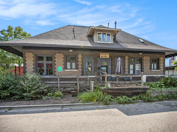 MLS 282510 — 111 Mason St., Mason — $650,000