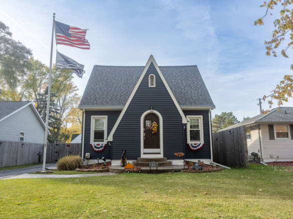 MLS 284762 — 623 Julian Ave., Lansing — Price Reduced Now $207,000
