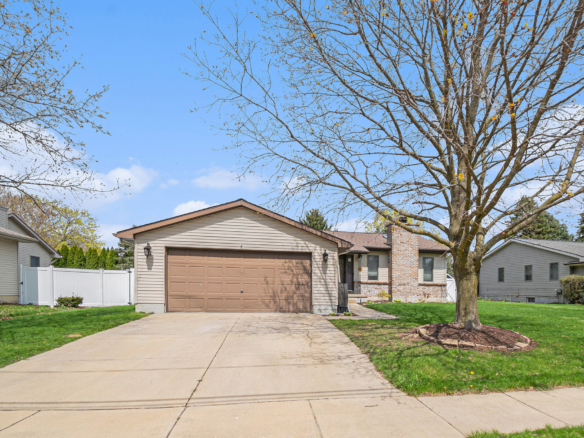 MLS 287658 — 769 E. Columbia St., Mason — Price Reduced Now $349,900