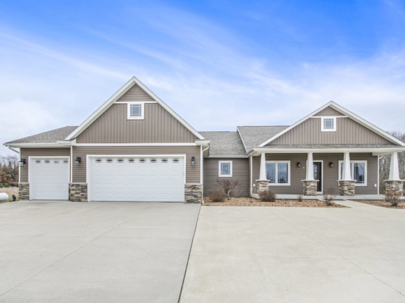 MLS 287086 — 4187 Edgar Rd., Leslie — $820,000