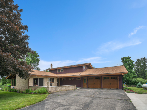 MLS 289154 — 203 Branson Bay Drive, Mason — $399,900