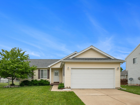 MLS 288832 — 1262 Evans St., Mason — $259,900