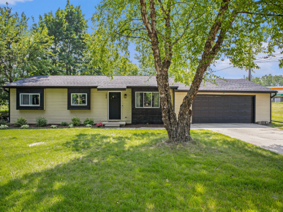 MLS 288756 — 1808 Cadillac Ave., Lansing — $267,000