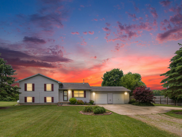 MLS 290254 — 4452 Stone Rd., Onondaga — $285,000