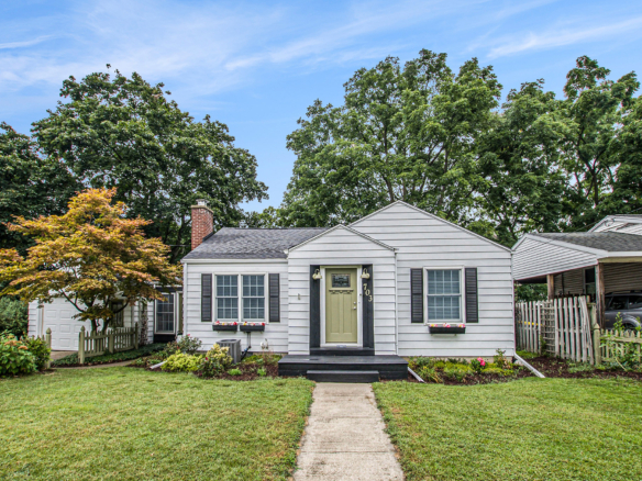 MLS 290615 — 703 Roosevelt St., Mason — $245,000