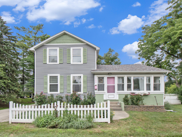 MLS 291049 — 133 E. Columbia Rd., Mason — $235,000
