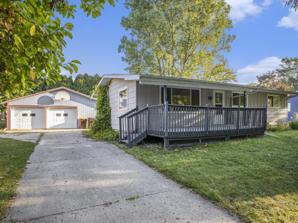 MLS 291283 — 517 E. Randolph St., Mason — $189,000
