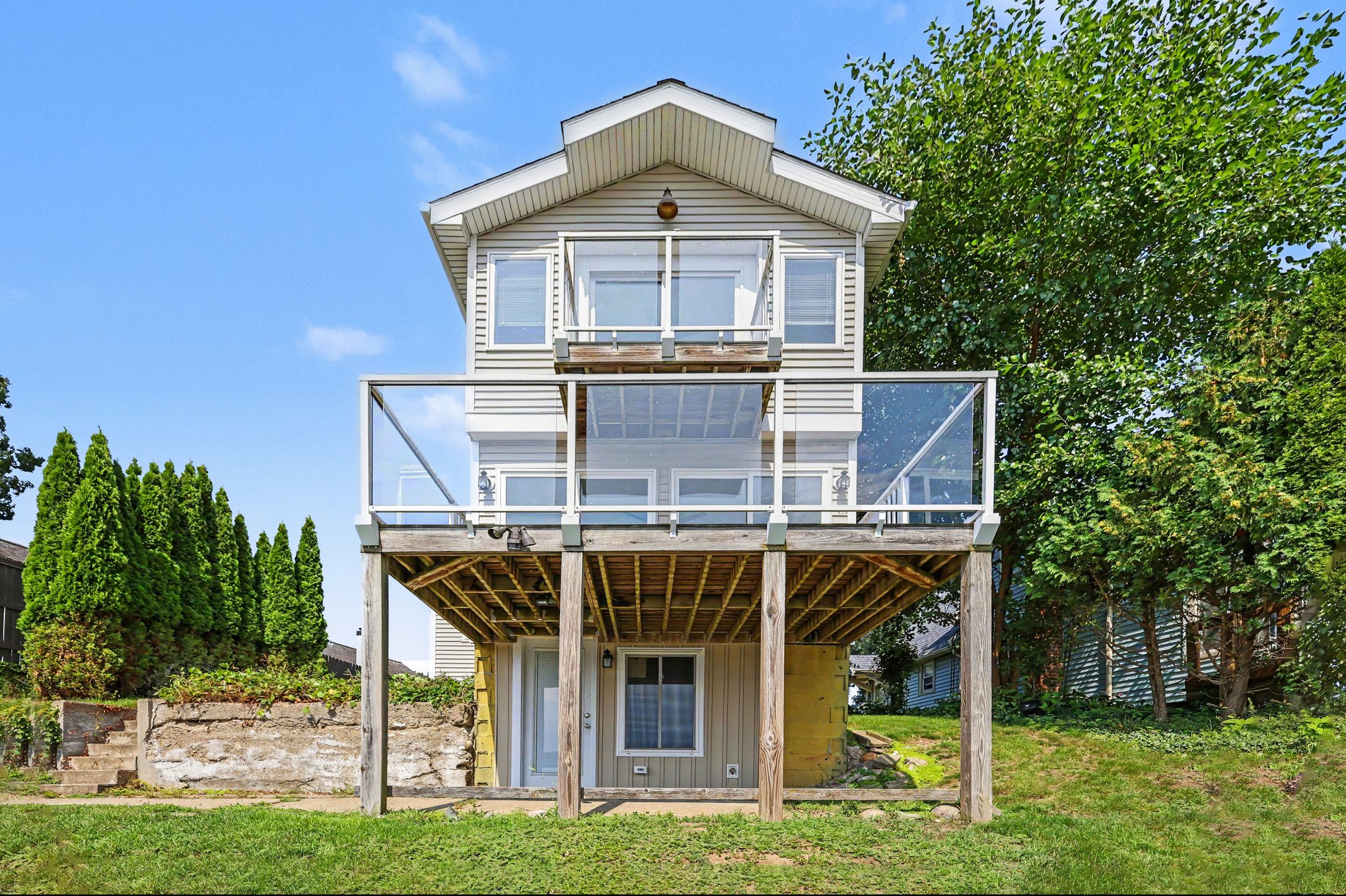 MLS 298733 — 332 Ackerson Lake Dr., Jackson — $384,000
