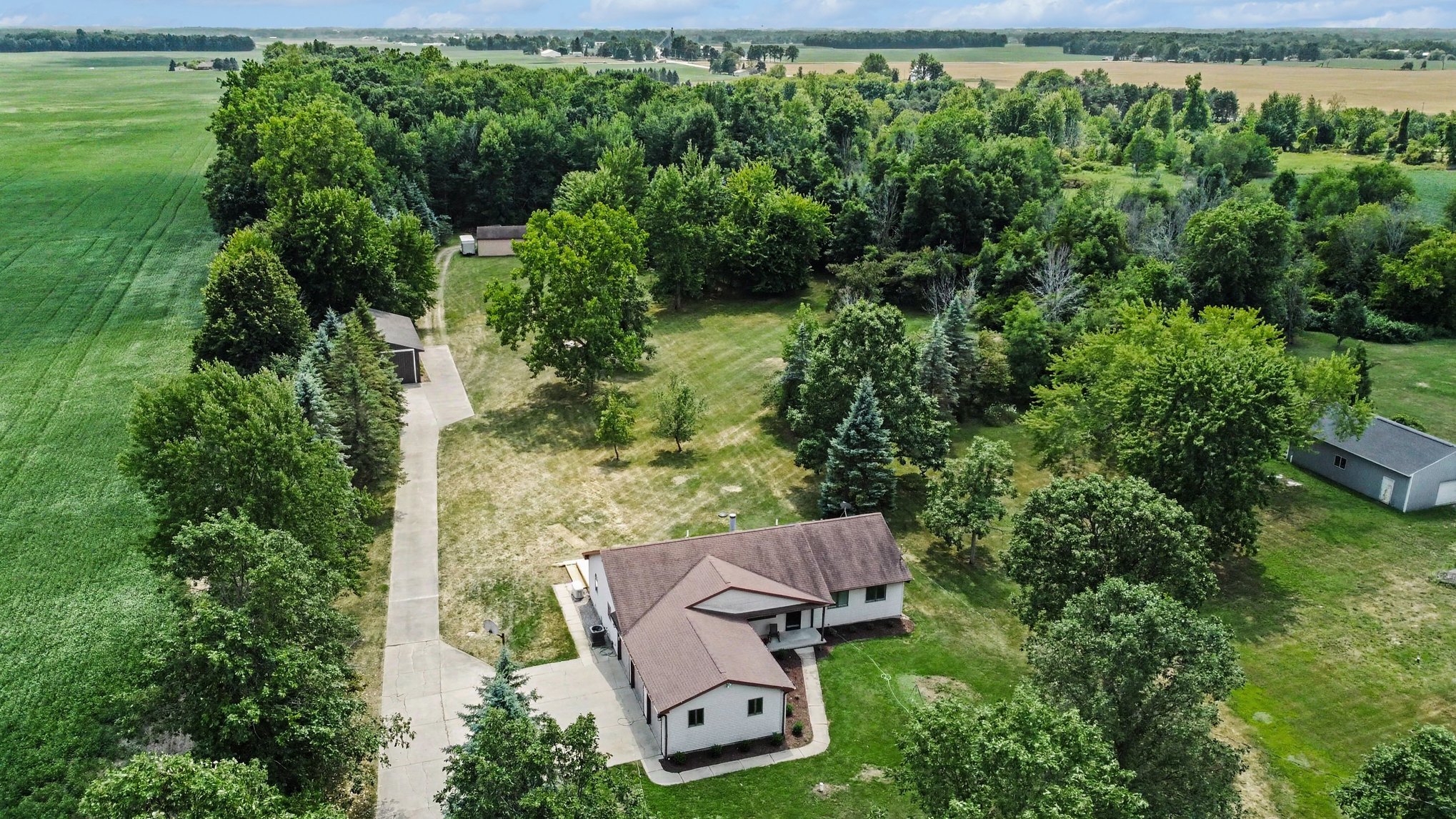 MLS 298276 — 2145 E. Willoughby Rd., Mason — $469,000