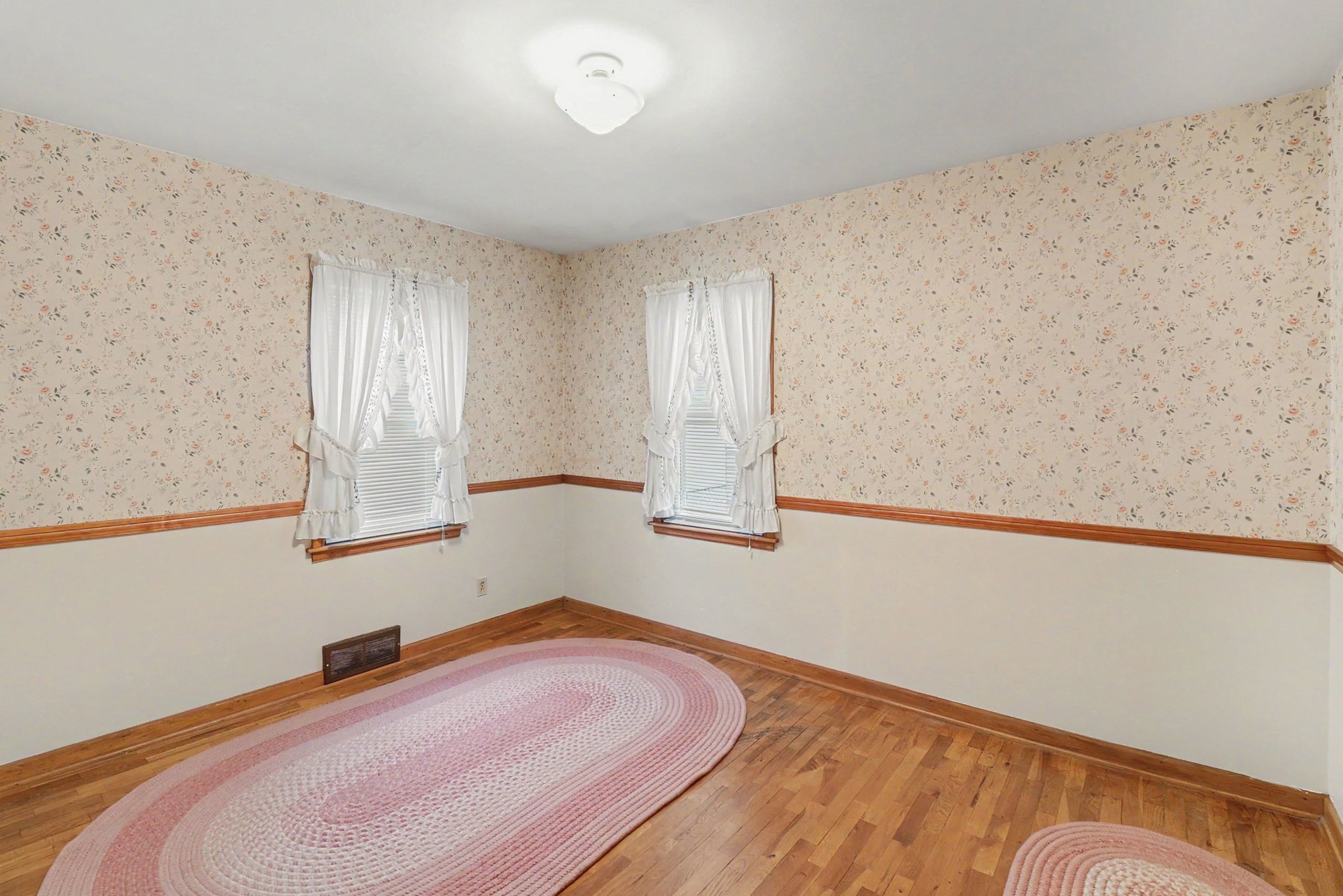 MLS 300201 — 1629 Berkeley Dr., Lansing — $174,900