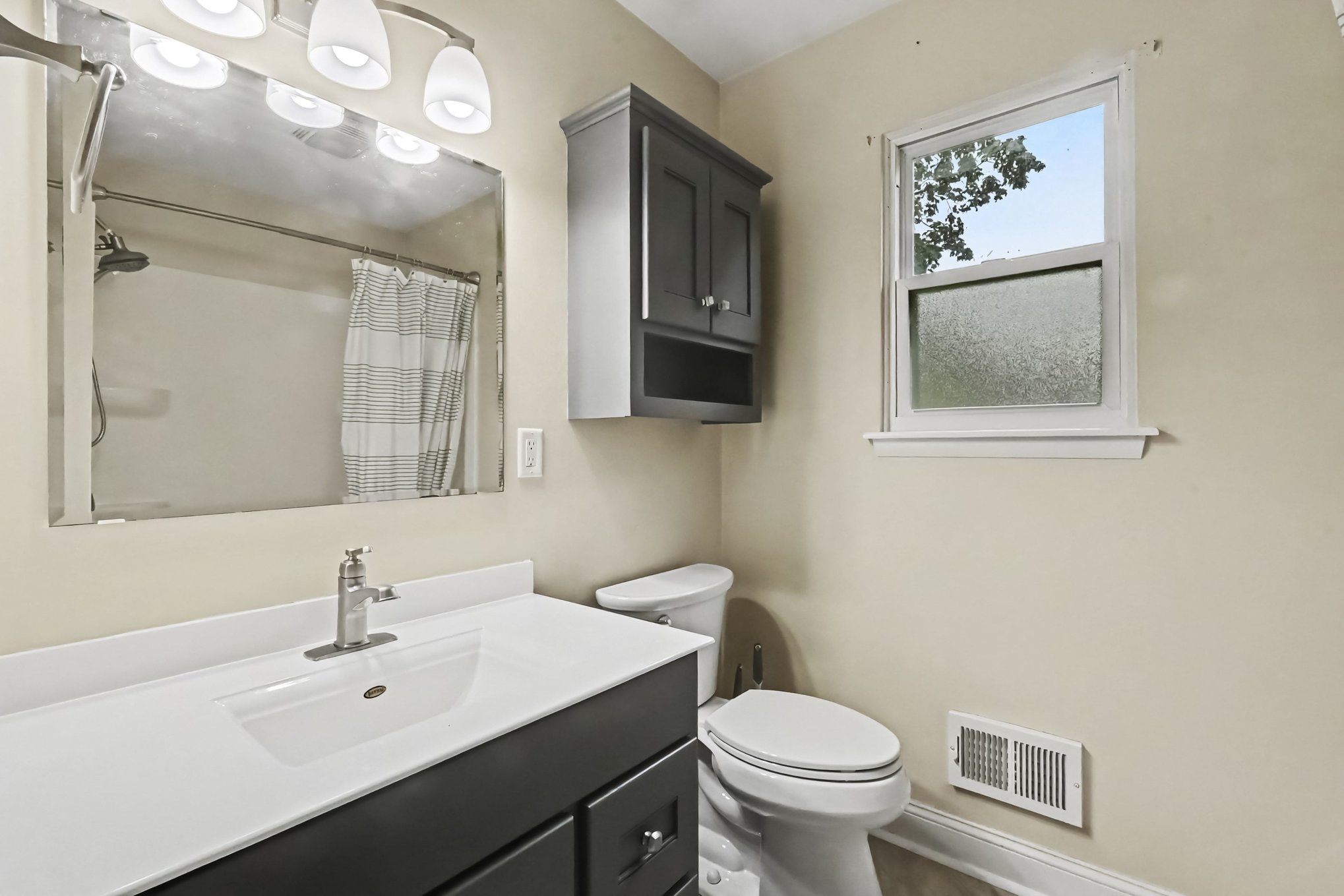 013_file_4617 MLS 299889 — 518 W. Northup St., Lansing — $218,000