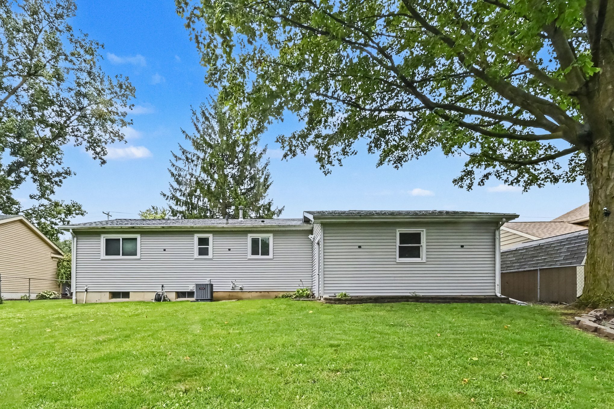 019_file_3522 MLS 299889 — 518 W. Northup St., Lansing — $218,000