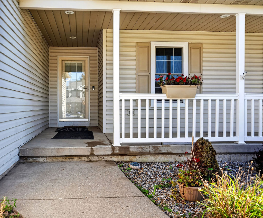 4 MLS 299824 — 2140 Moorwood Dr., Holt — $339,900